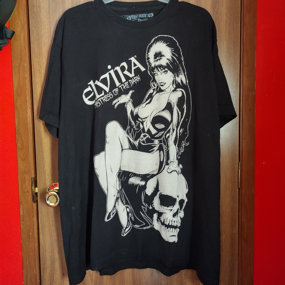 (SOLD) ELVIRA Mistress Of The Dark Tee